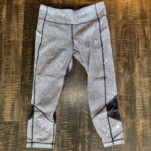 Lulu Lemon Cropped Leggings- Size 8